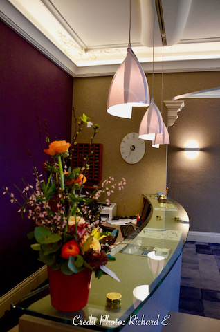 Banc d acceuil hotel hannah elizabeth interior design