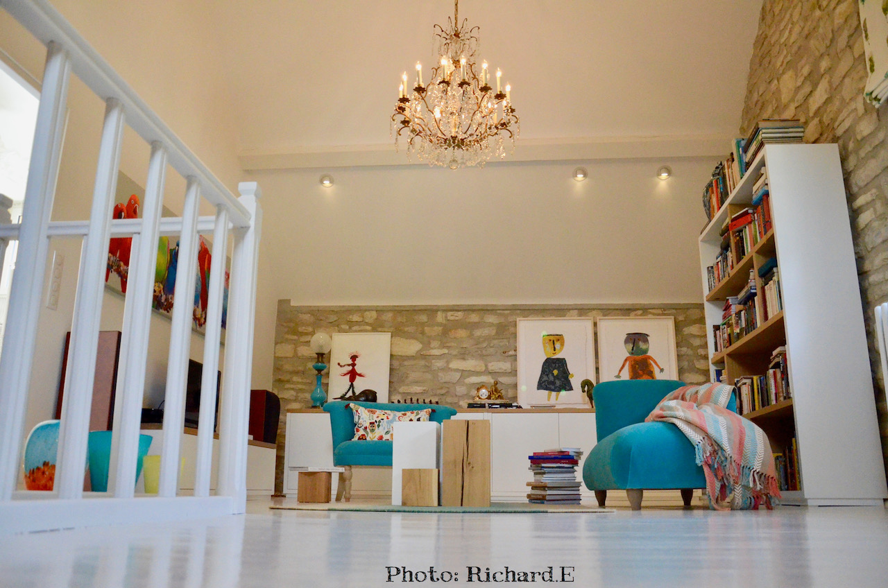 Bibliotehque sol blanc mur pierre hannah elizabeth interior design