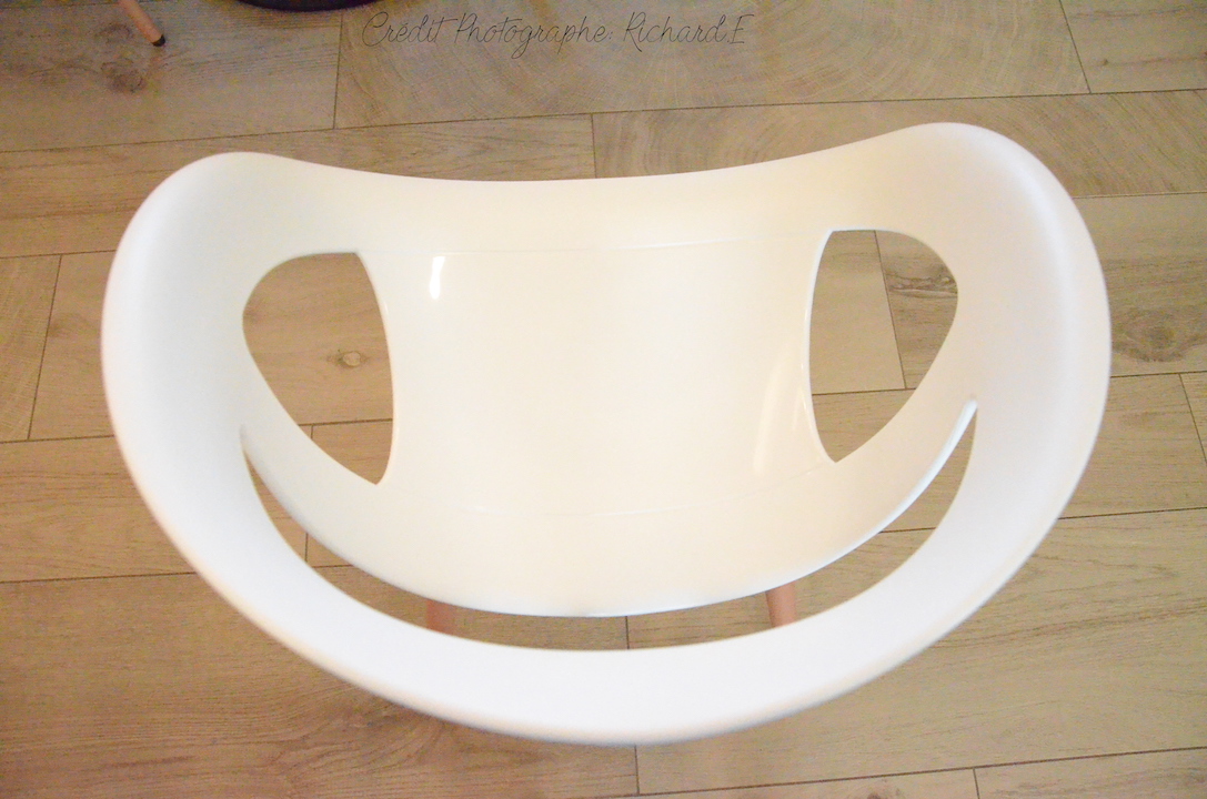 Chaise sourire