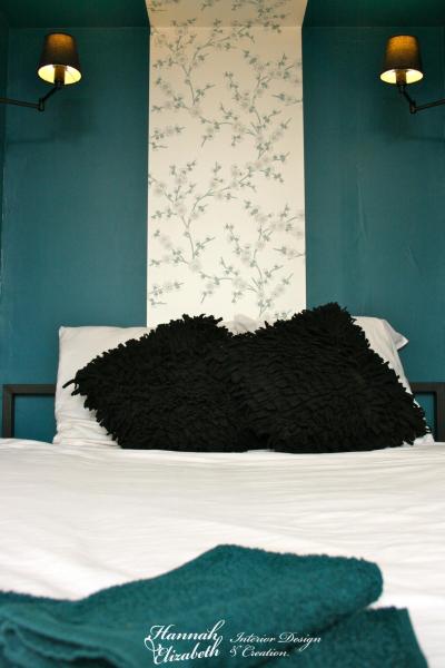 Chambre turquoise noir applique bras articule