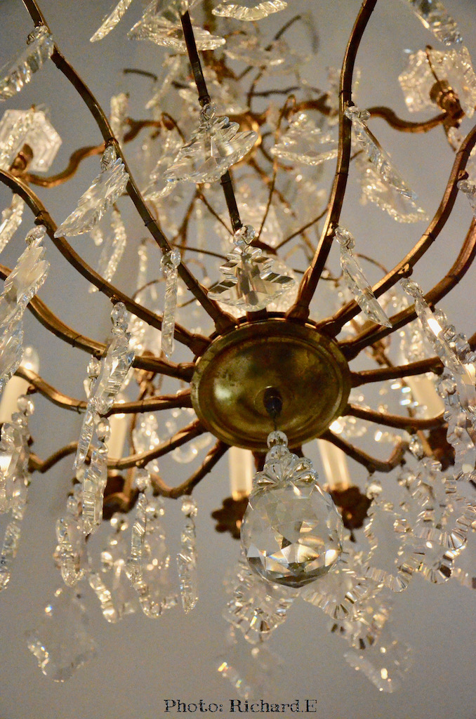 Chandelier pampilles hannah elizabeth interior design