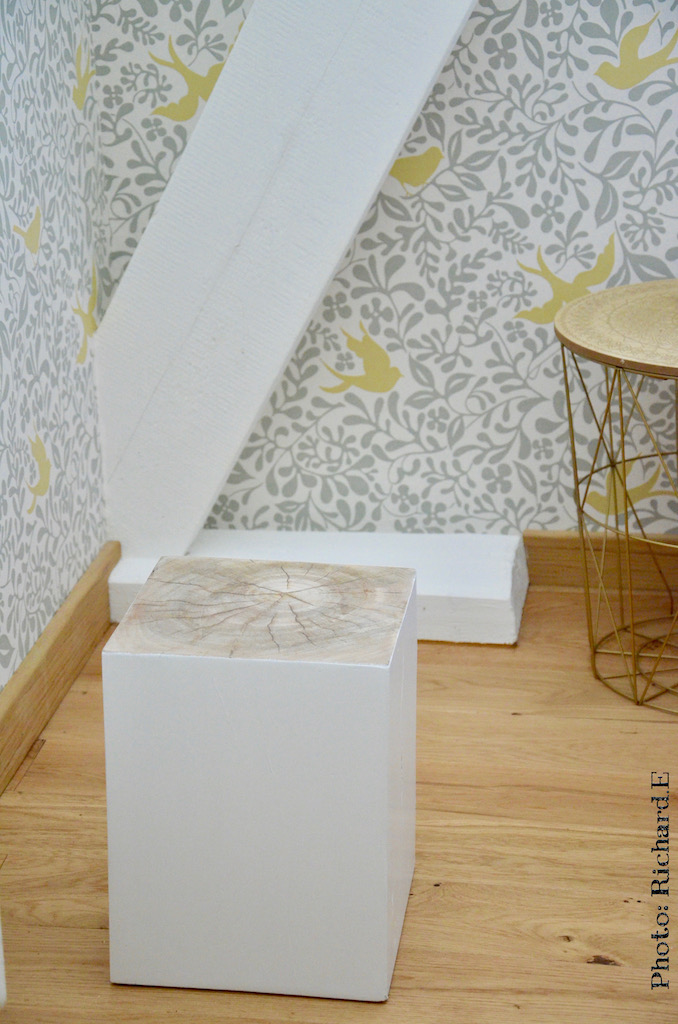 Cube chene parquet clair chevet hannah elizabeth interior design