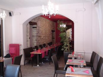 Decoration restaurant semur en auxois fuschia pierre parquet hannahelizabeth id