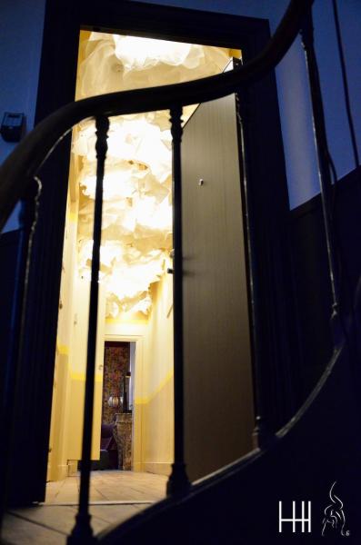Porte entree escalier appartement nuage hannah elizabeth interior design