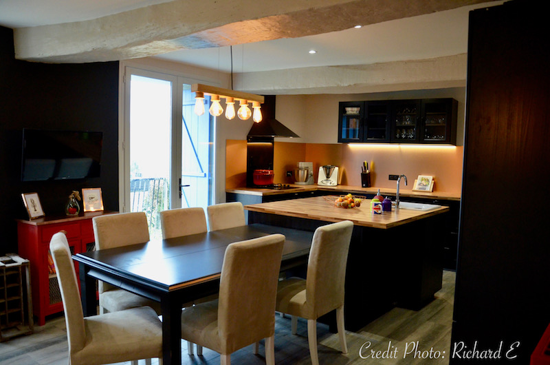 Salle a manger cuisine rouge noir cuivre hannah elizabeth interior design