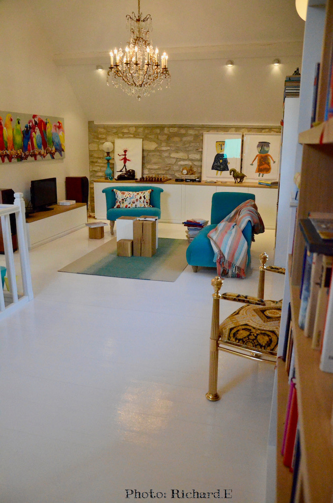 Sol blanc mur pierre chaise longue hannah elizabeth interior design