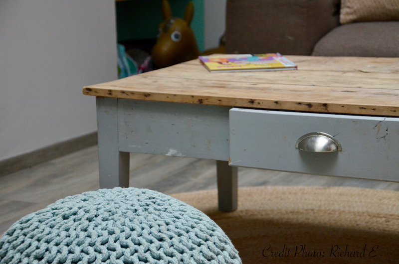 Table basse pouf tricot vert deau hannah elizabeth interior design